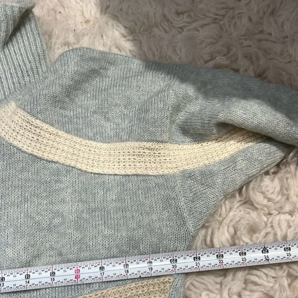 Vintage Mohair Wool Blend Made In Italy Trurtleneck Sweater